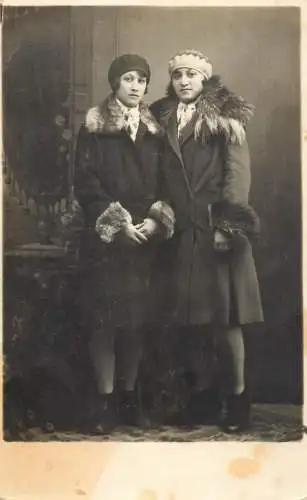 Postcard fancy card woman lady elegance Romania 1927 atelier Niagu
