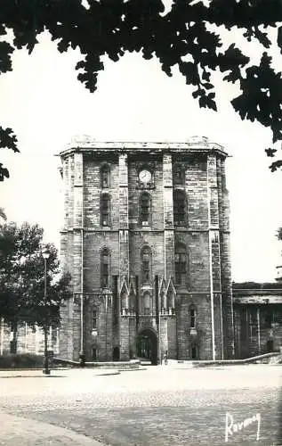 France Vincennes (Seine) La Tour du Village entree d'honneur