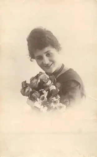 Souvenir photo postcard woman portrait Germany Dresden
