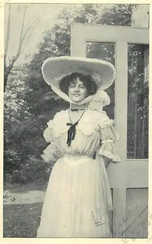 Miss Dorothy Drake - Edwardian Actress 1906 postcard