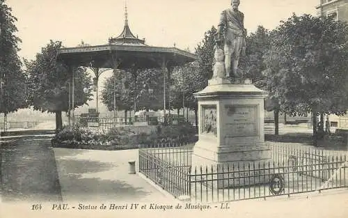 France Pau Statue de Henri IV & Kiosque de Musique