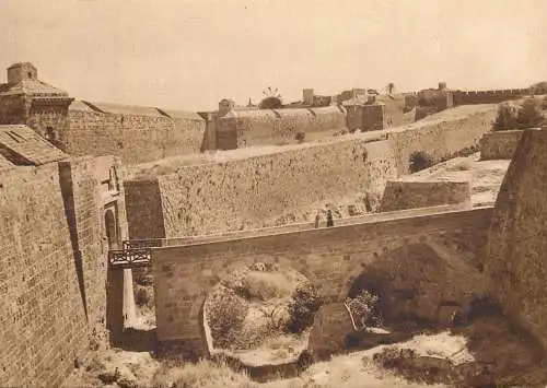 Cartolina di Rodi Italia I fossati e le mura