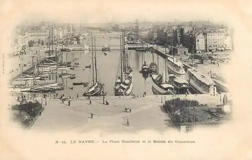France Le Havre la place Gambetta et le bassin du commerce