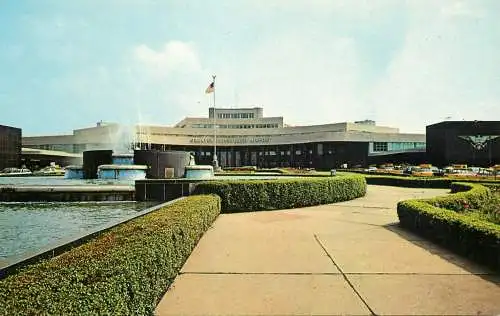 USA Pittsburgh PA Greater Pittsburgh Airport Fountain