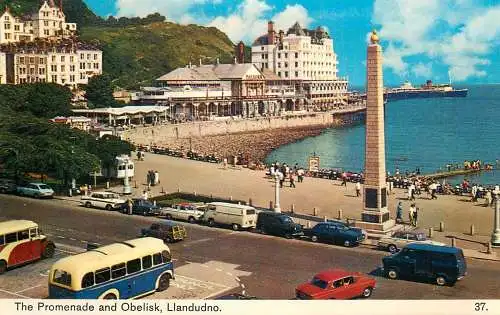 Wales Landudno Promenade & Obelisk