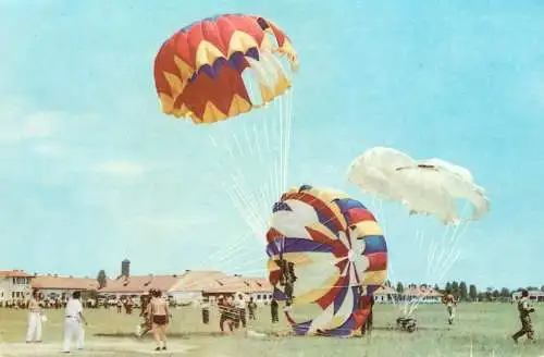 Maximafilie Postcard Parachutting people types and scenes