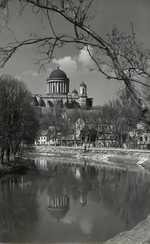 Hungary Esztergom latkep a foszekesegyhazzal