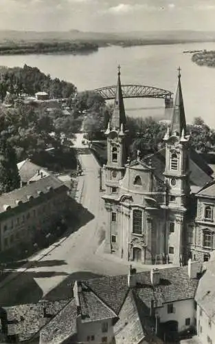 Hungary Esztergom Vizivarosi templom a Dunahiddal
