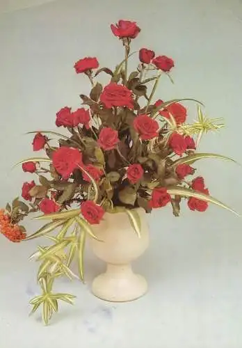 Roses decorative floral arrangement