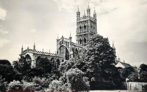 British churches & cathedrals postcard Glouchester cathedral
