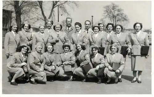 Sanitary military women in uniform group foto