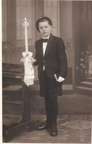 Communion vintage souvenir photo postcard 1941