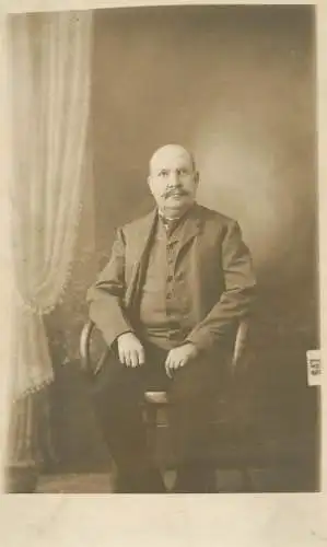 Man portrait vintage studio photo