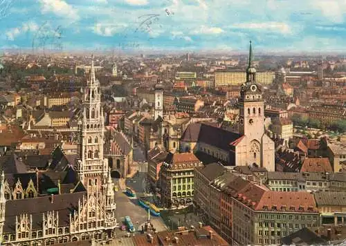 Germany Munchen Blick von der Frauenkirche auf Rathaus und St Peter