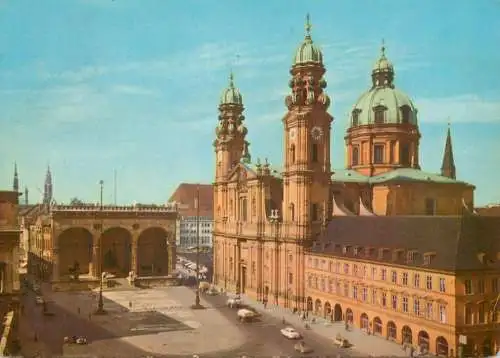 Germany Munchen Felderherrnhalle und Theatinerkirche