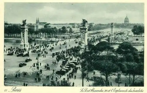 France Paris Pont Alexandre III & l'Esplanade des Invalides
