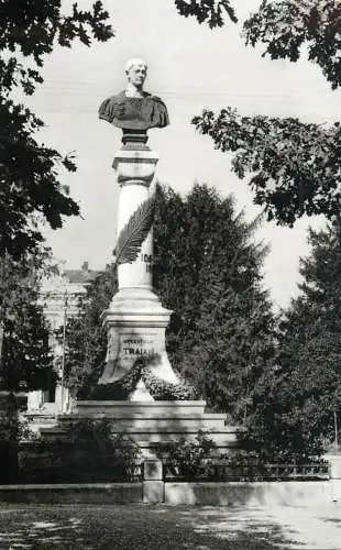 Romania Turnu Severin Statuia lui Traian