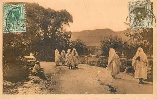 Algerie Oran ethnic traditions return from the cemetery