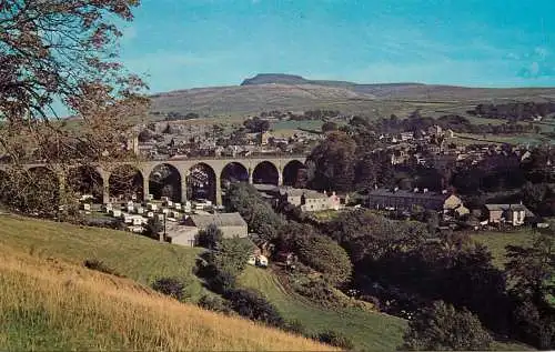 Postcard United Kingdom England Yorkshire  Ingleborough