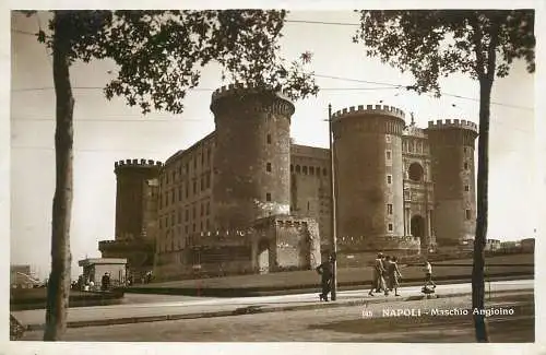 Postcard Italy Naples Maschio Angioino