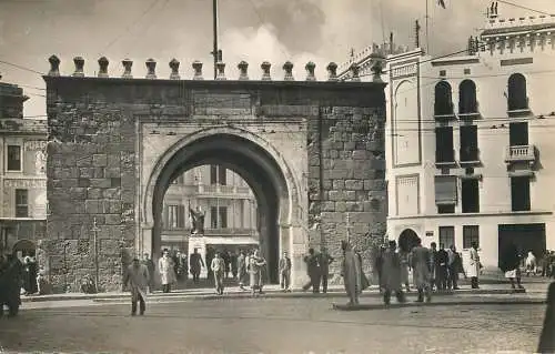 Postcard Africa Tunisia Tunis porte de France