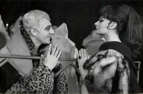 Postcard entertainer Varadi Hedi es Sinkovits Imre