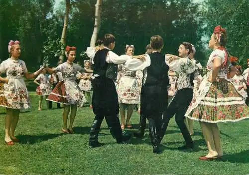 Postcard traditional costume Hungary Kalocsa traditional dance
