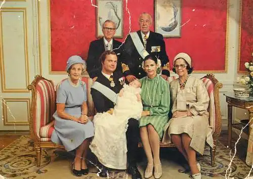 Royal family postcard Sweden Konung Carl Victoria Lilian Gustaf