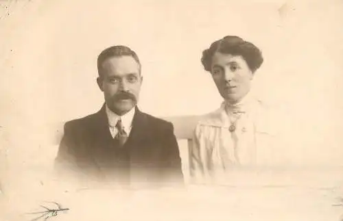 Photo postcard elegant family coiffure moustache