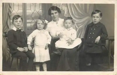 Photo postcard family group photo children