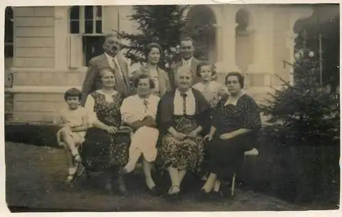 Photo postcard family group photo