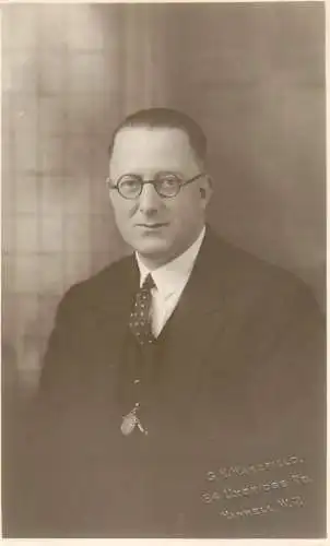 Annonymous person portrait vintage souvenir photo postcard elegant man glasses G.H. Wakefield
