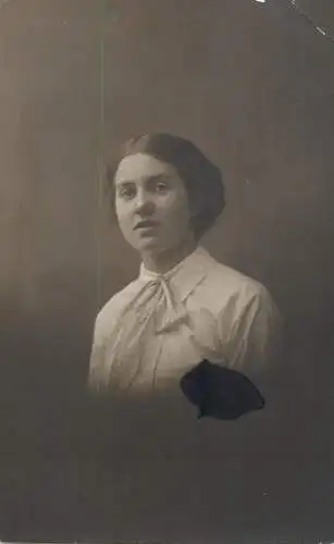 Annonymous person portrait vintage souvenir photo postcard elegant woman Birmingham A. Palmer