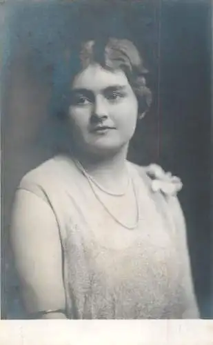 Annonymous person portrait vintage souvenir photo postcard elegant woman Bath