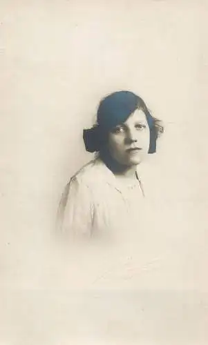 Annonymous person portrait vintage souvenir photo postcard elegant woman