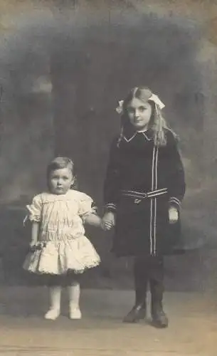 Children scenes & portraits souvenir photo sisters and bow tie