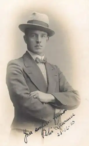 British social history souvenir photo elegant man with hat 1920
