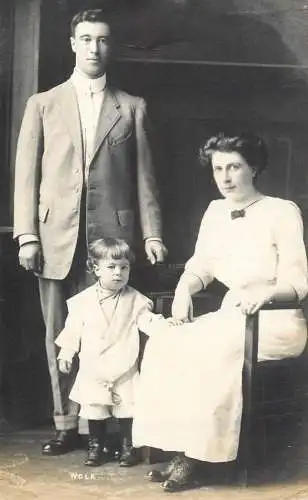 British social history souvenir photo elegant couple and baby Wolk studios Chicago IL 1945