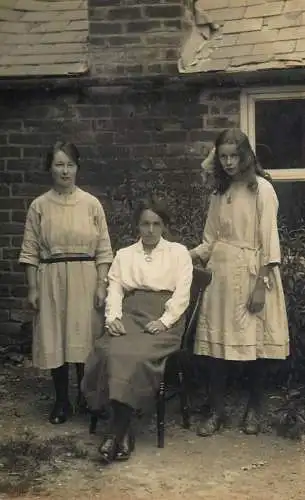 British social history souvenir photo friends family elegance group