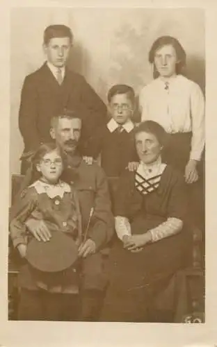 British social history souvenir photo family group photo