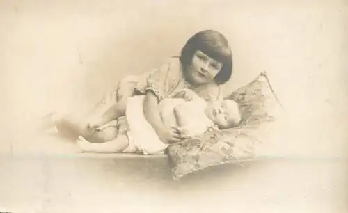 British social history souvenir photo baby girl and sister