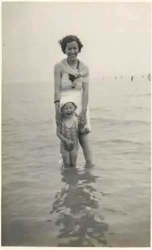 British social history souvenir photo mother and child at sea
