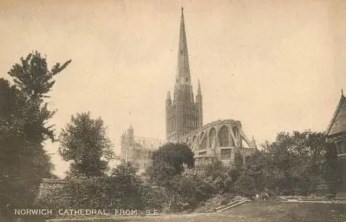 British churches & cathedrals postcard Norwich cathedral