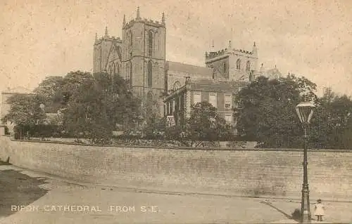British churches & cathedrals postcard Ripon cathedral