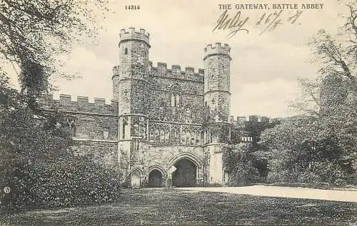 British churches & cathedrals postcard Battle Abbey the gateway