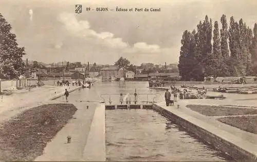 Dijon ecluse et port du canal