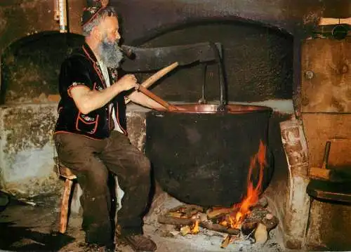 Switzerlan Sachseln Kaser aus Obwalden traditional cook pot