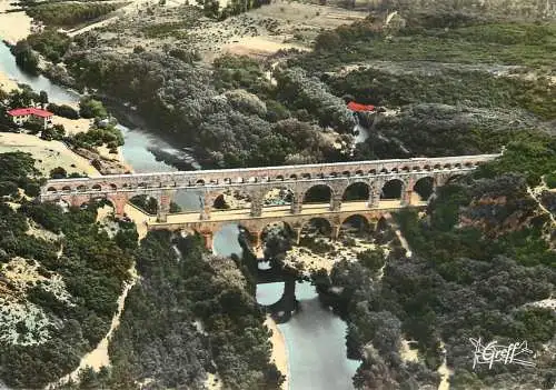 France En Languedoc Nimes Pont du Gard vue aerienne