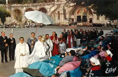 France Lourdes benediction des malades 1971