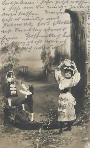 Alphabet letter J fantaisie enfants femme tambourine 1906 (crease)